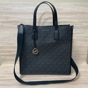 MICHAEL KORS / Black / Gray MK Logo Maple Large Tote